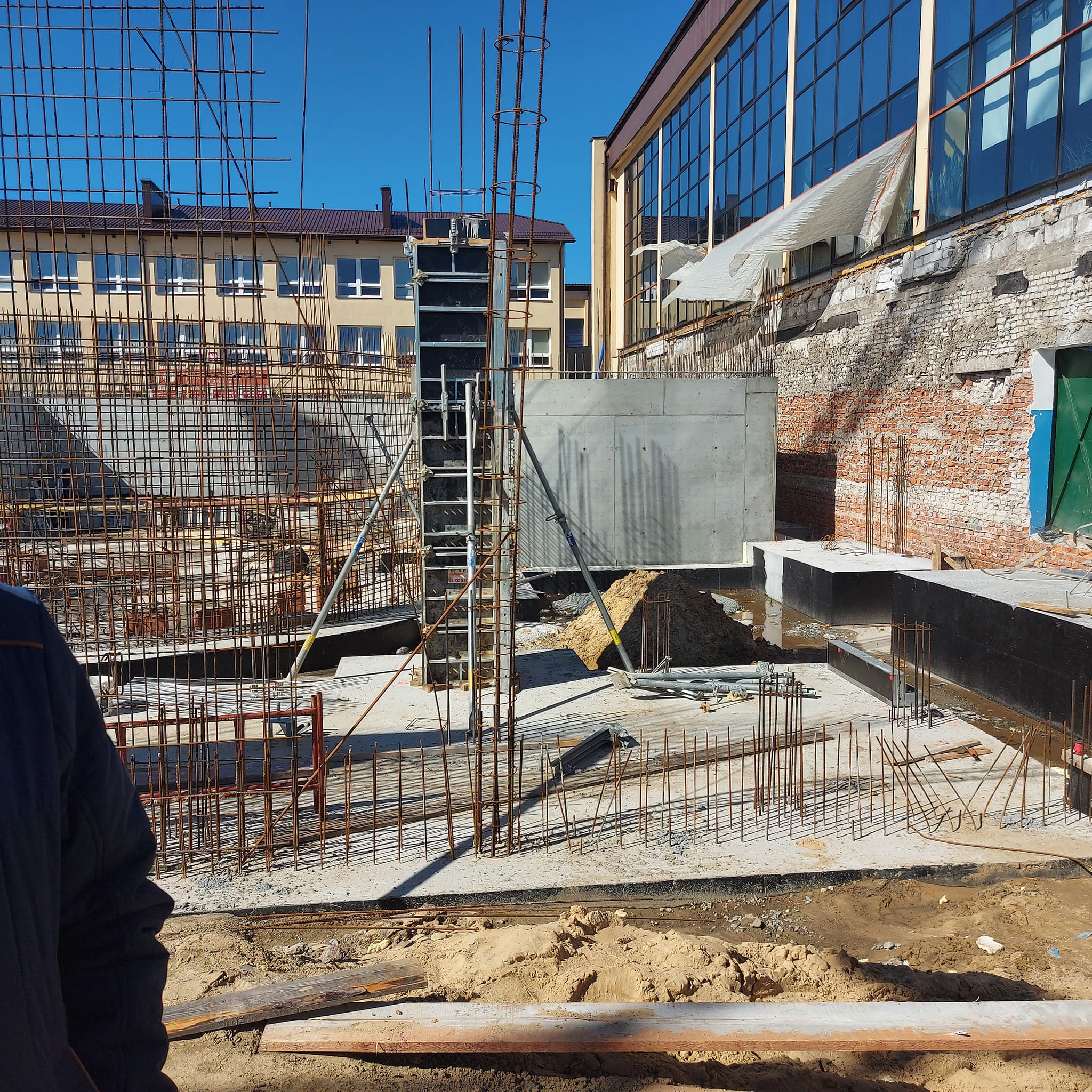 Basen w Biłgoraju rośnie w oczach (FOTO) - Zdjęcie główne