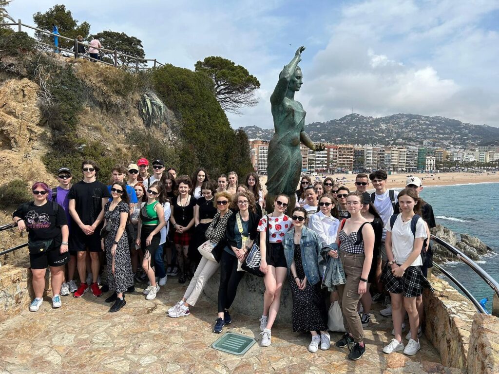 Trudne chwile licealistów z Biłgoraja. Są w Hiszpanii (foto) - Zdjęcie główne