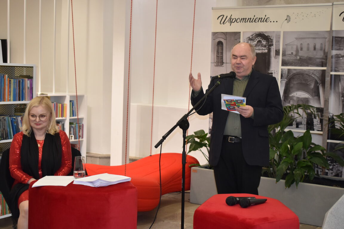 Urzędniczka z duszą poetki - Zdjęcie główne