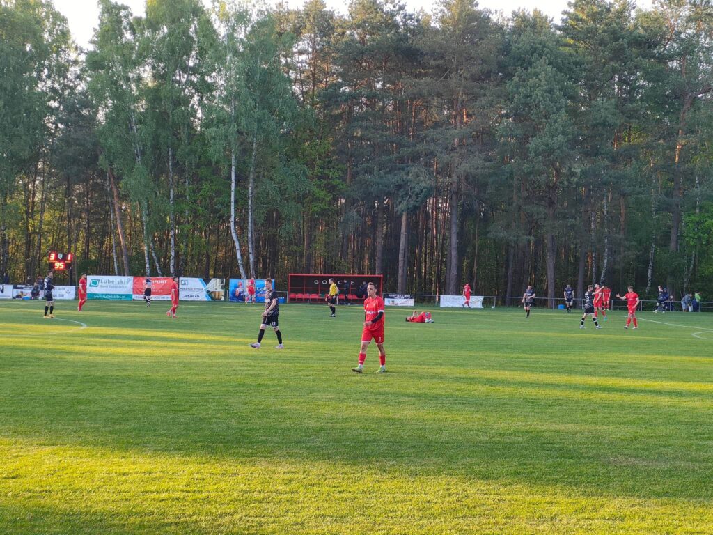 Cenne zwycięstwo Tanwi Majdan Stary. Gra piłkarska okręgówka (foto) - Zdjęcie główne