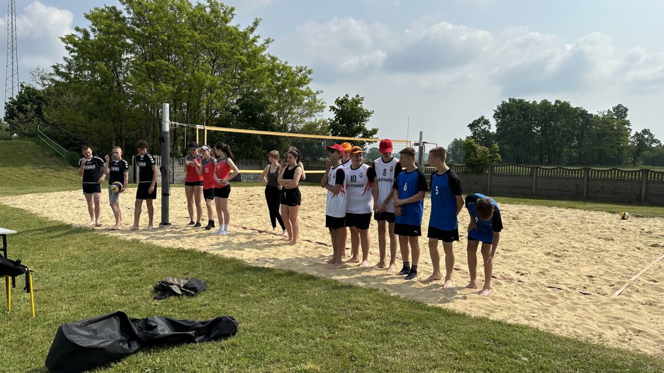 Siatkarze z Biłgoraja bezkonkurencyjni na plaży (foto) - Zdjęcie główne