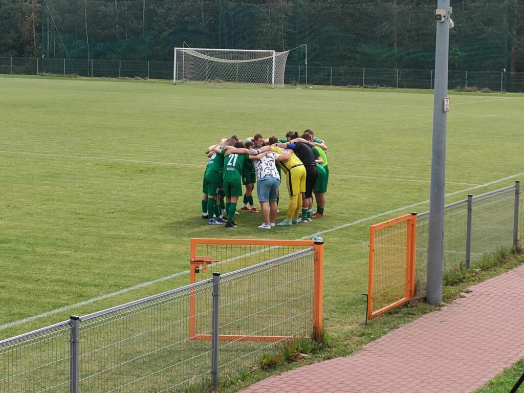 Włókniarz Frampol przegrał w klasie A (foto) - Zdjęcie główne