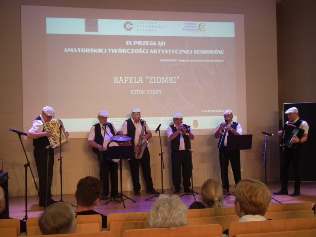 W Potoku Górnym znów wraca życie (foto) - Zdjęcie główne