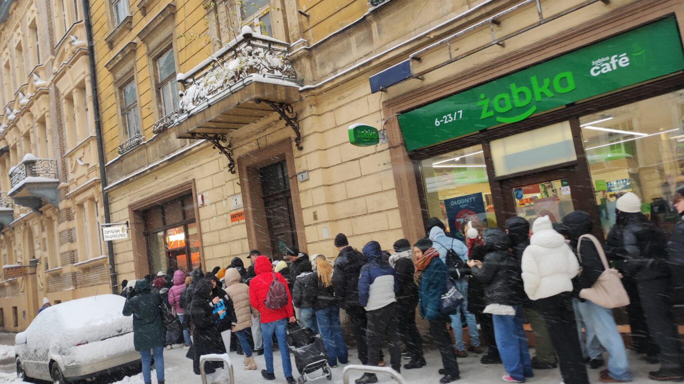 Szał na zapiekanki biłgorajskie! W Krakowie długie kolejki (foto) - Zdjęcie główne