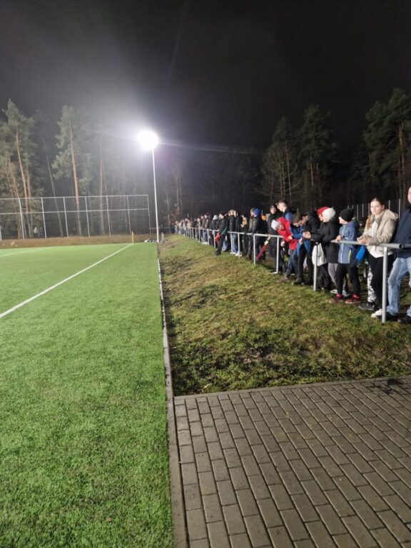 Tłumy przyszły, żeby tylko ... zobaczyć rapera (foto) - Zdjęcie główne