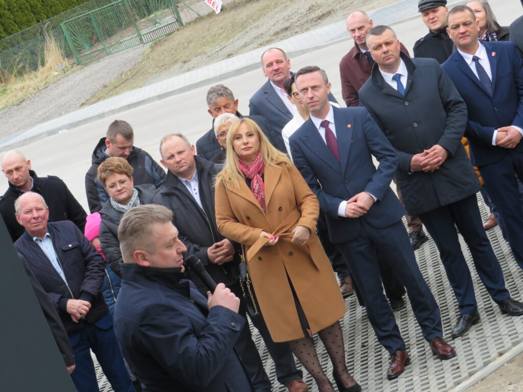 W Biszczy już po remoncie. Gmina hucznie świętowała otwarcie GOKSiR (foto) - Zdjęcie główne