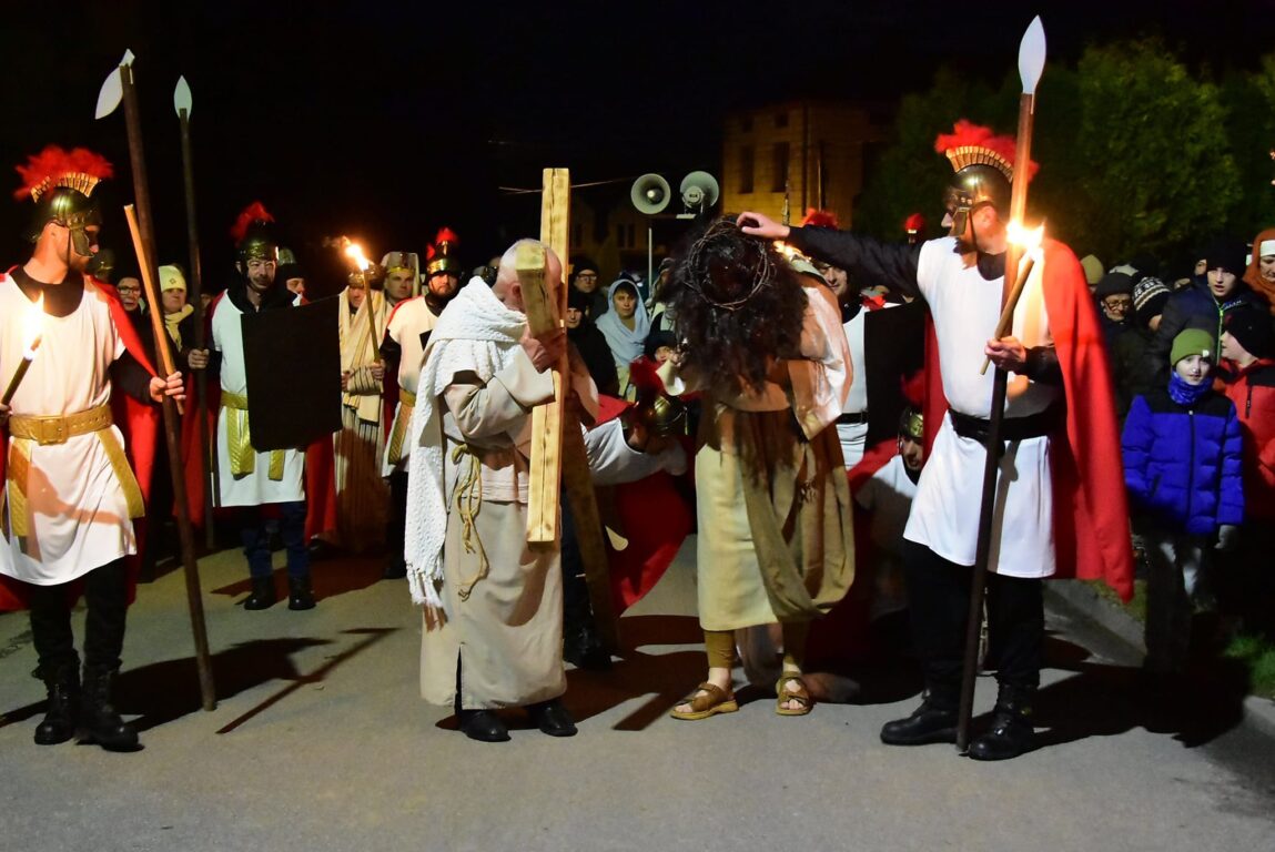 Jezus na ulicy w Goraju. Niezwykłe widowisko i misterium (foto) - Zdjęcie główne