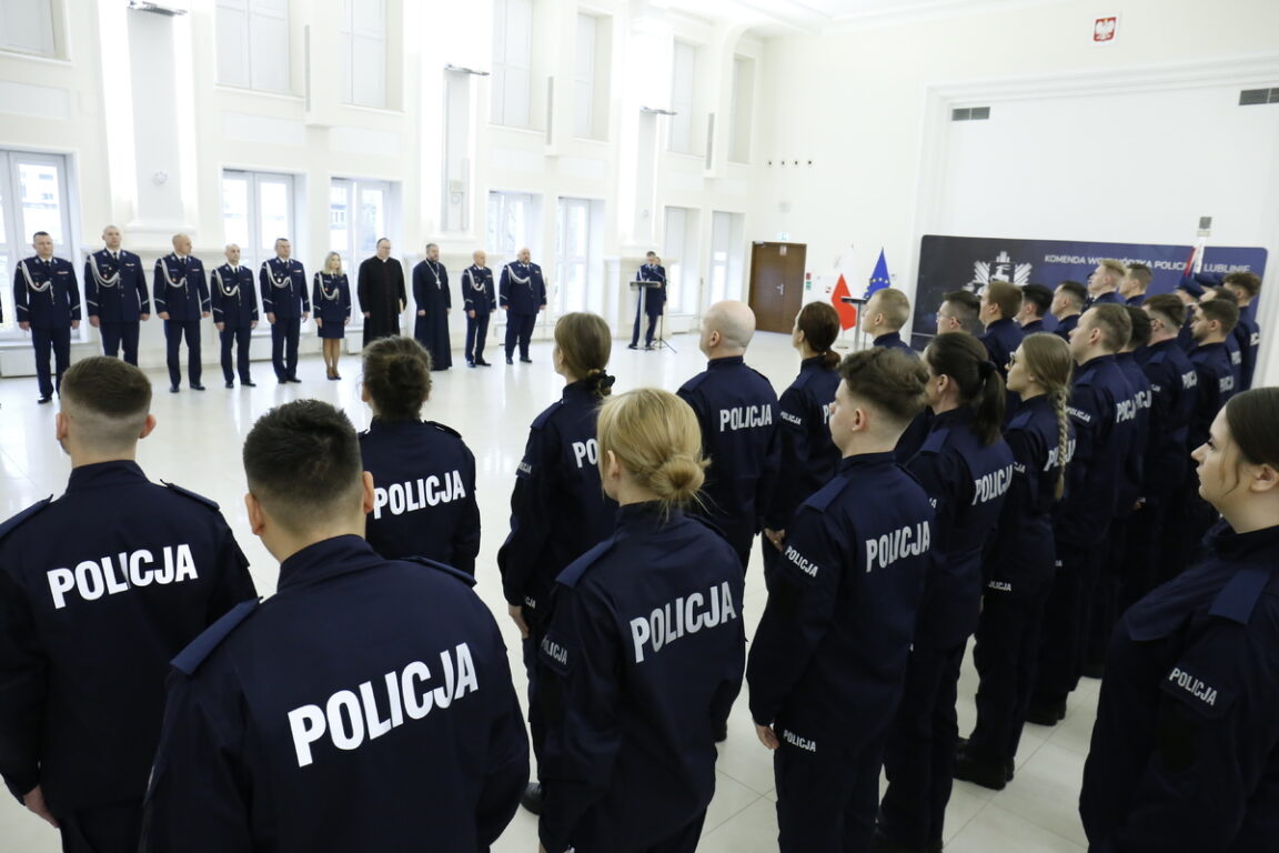 Drżyjcie przestępcy! Nowi policjanci w Biłgoraju (foto) - Zdjęcie główne