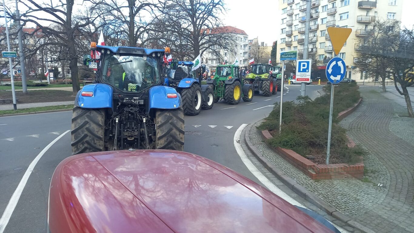 Biłgoraj ostrzega mieszkańców. Jadą rolnicy - Zdjęcie główne