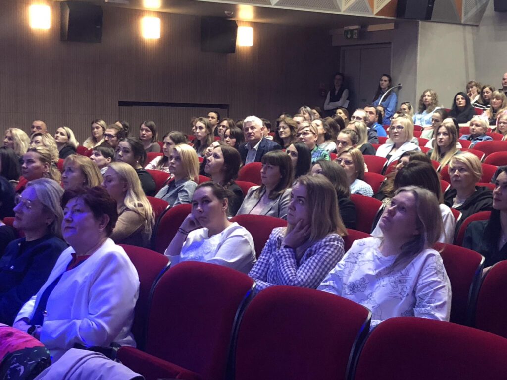 W Biłgoraju konferencja. Sala BCK wypełniona po brzegi (foto) - Zdjęcie główne