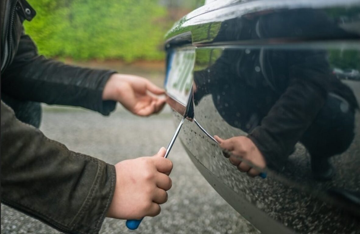 Policja z Biłgoraja odzyskała ... tablice rejestracyjne - Zdjęcie główne