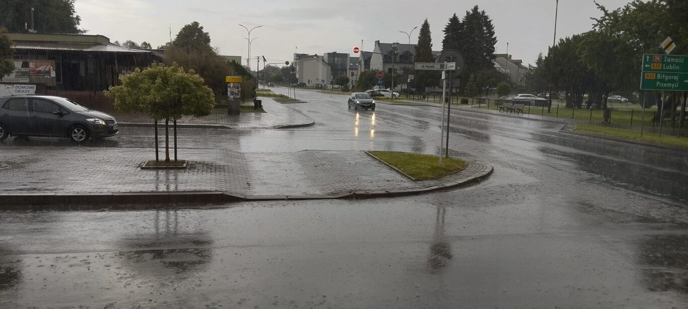 Frampol znów pod wodą! Ciemne chmury nad powiatem (foto,video) - Zdjęcie główne