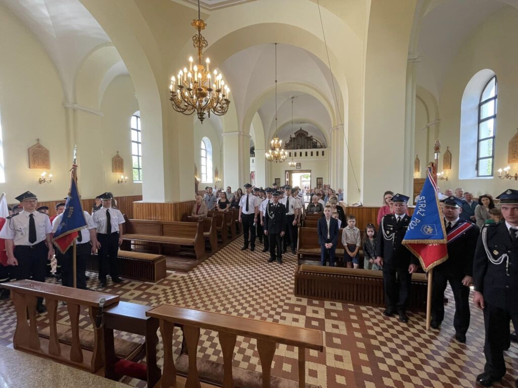 W Tereszpolu zaroiło się od strażaków (foto) - Zdjęcie główne