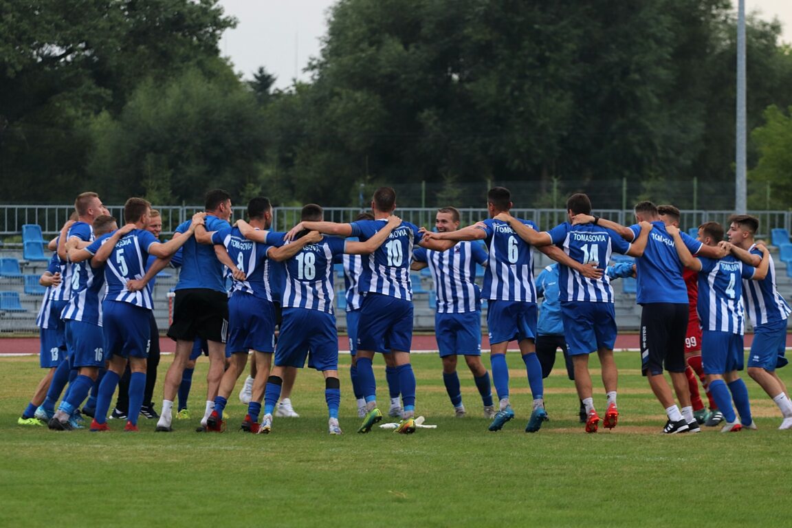 Podium na wyciągnięcie ręki. Gra IV liga piłkarska - Zdjęcie główne