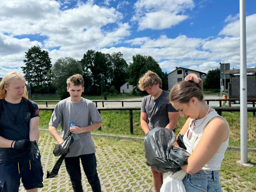 Seniorzy z Biłgoraja wspólnie z młodymi. A efekty? (foto) - Zdjęcie główne