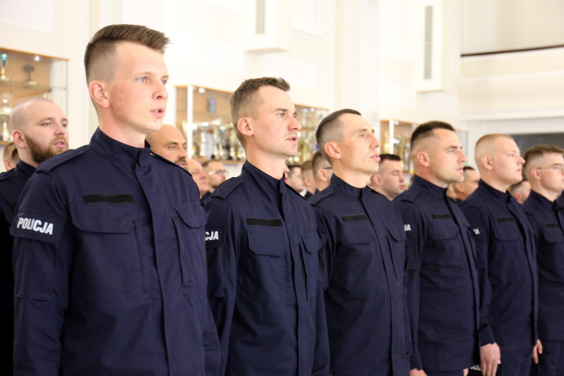 Drżyjcie przestępcy! Nowi policjanci w Biłgoraju (foto) - Zdjęcie główne