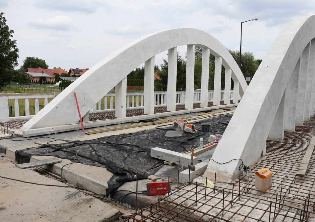 Most w Biłgoraju odzyskuje dawny blask (foto) - Zdjęcie główne