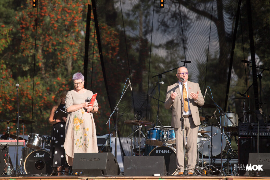 Trwa kultowy festiwal w Józefowie. Na scenie Wojciech Cugowski(foto) - Zdjęcie główne