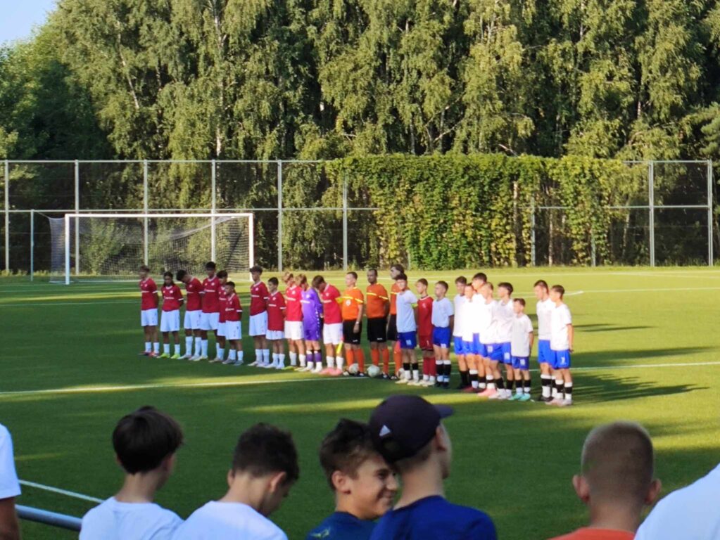 Wisła Kraków zagrała w powiecie biłgorajskim (foto) - Zdjęcie główne