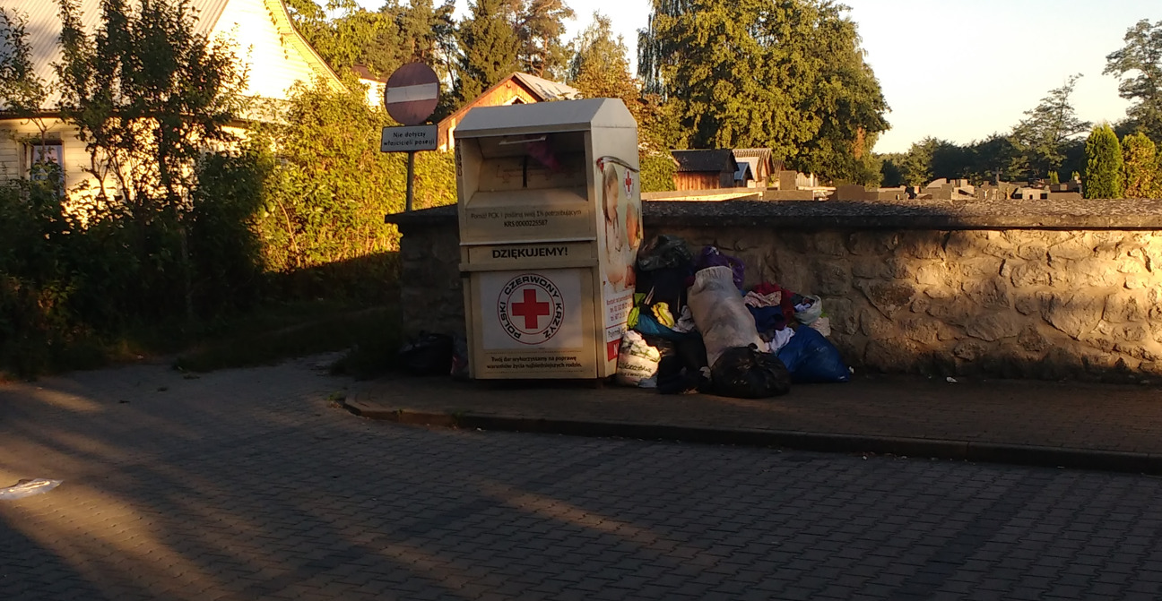 PCK w Biłgoraju zapomniał, że ma kontener? (foto) - Zdjęcie główne