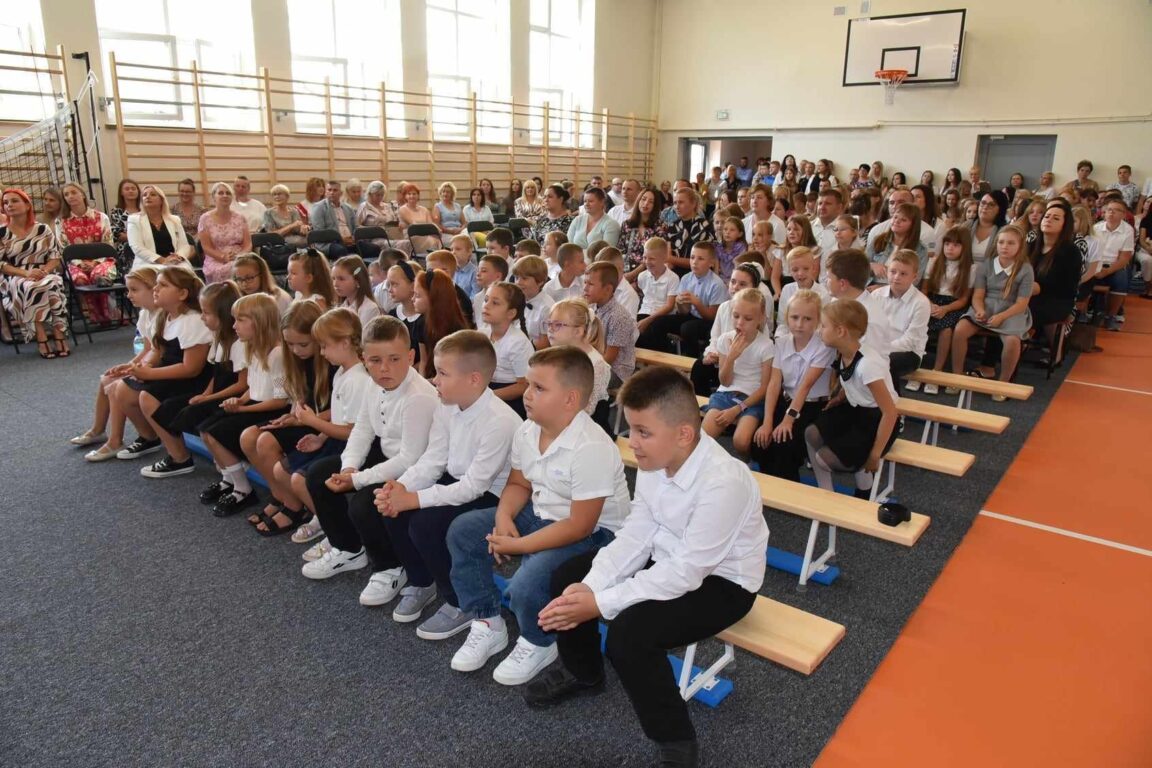 Jest nowa sala sportowa w powiecie biłgorajskim (foto) - Zdjęcie główne