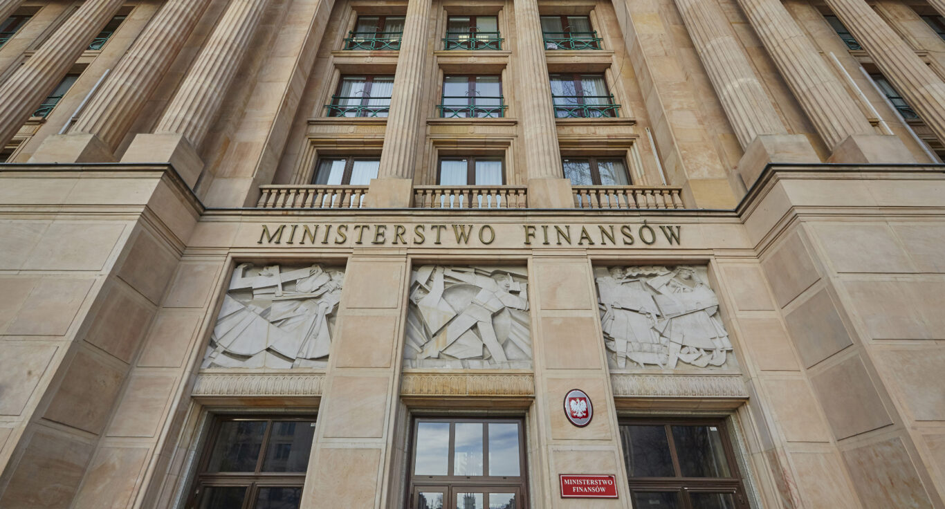 Minister finansów pozwolił urzędnikom z Józefowa - Zdjęcie główne