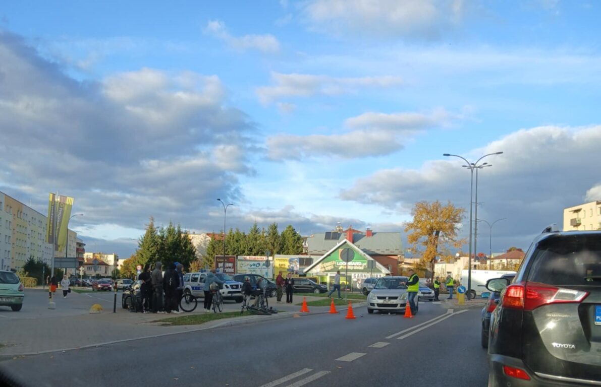 Wypadek w Biłgoraju. Nastolatek trafił do szpitala (foto) - Zdjęcie główne