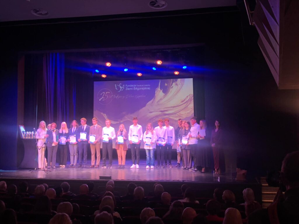 Ziarna wolontariatu i stypendia rozdane. Kto dostał? (foto, lista wyróżnionych) - Zdjęcie główne