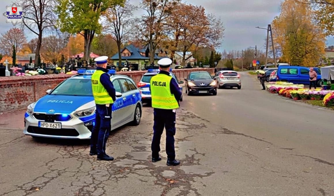 Tak się śpieszą na cmentarz? - Zdjęcie główne