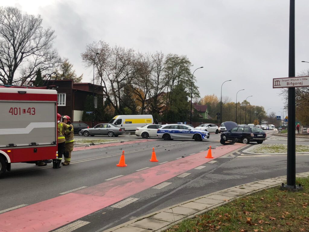 Tu od dawna powinno być rondo! -grzmi radna. Do tablicy wywołała urzędników i... policję - Zdjęcie główne