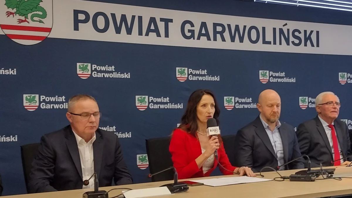 Starosta Kurowska o kupnie samochodu za ćwierć miliona: "W gminach radni wiedzą, że to nie jest temat, którym należy epatować opinię publiczną" - Zdjęcie główne