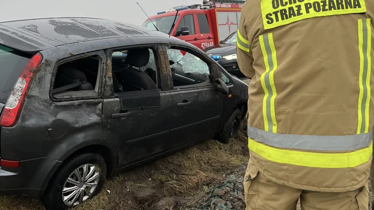 Wypadek w Kaleniu Pierwszym. Kierowca w szpitalu - Zdjęcie główne