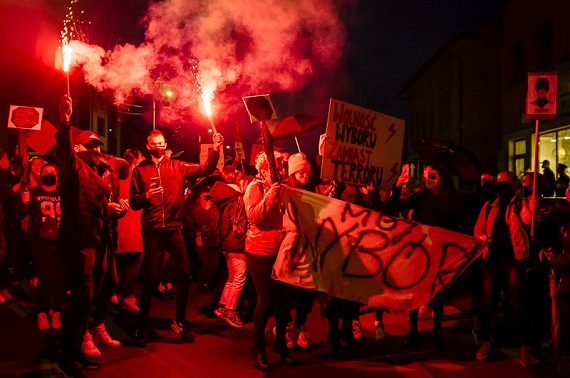 Radni przyjęli stanowisko w sprawie ulicznych protestów - Zdjęcie główne