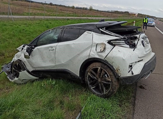 Na S17 zasnął za kierownicą i dachował - Zdjęcie główne