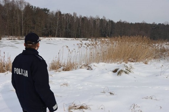 Zgubił się w drodze do domu. Groziło mu wychłodzenie - Zdjęcie główne