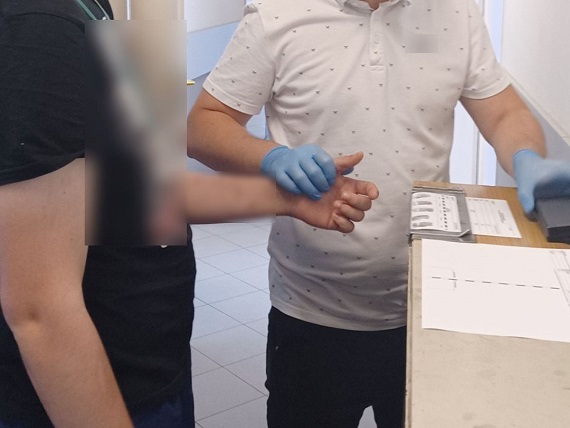 Wszedł przez okno i ukradł sprzęt za 2 tys. Zatrzymali go policjanci - Zdjęcie główne