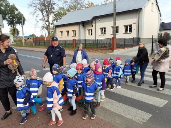 Przedszkolaki odwiedziły policjantów - Zdjęcie główne