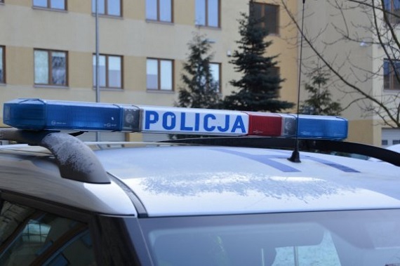 Pijany ojciec zawiózł dziecko do szkoły - Zdjęcie główne