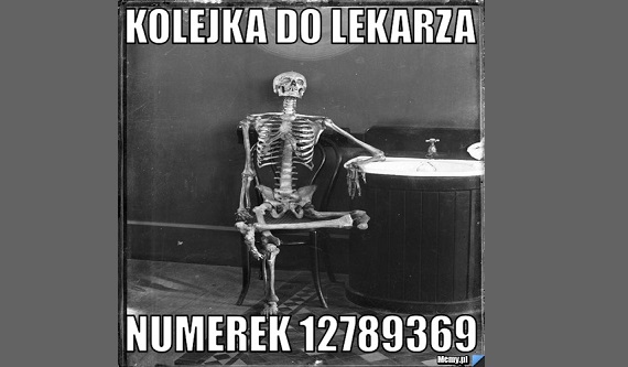 Mieszkańcy powiatu stoją na mrozie, by zapisać się do lekarza. Brakuje lekarzy w powiecie - Zdjęcie główne