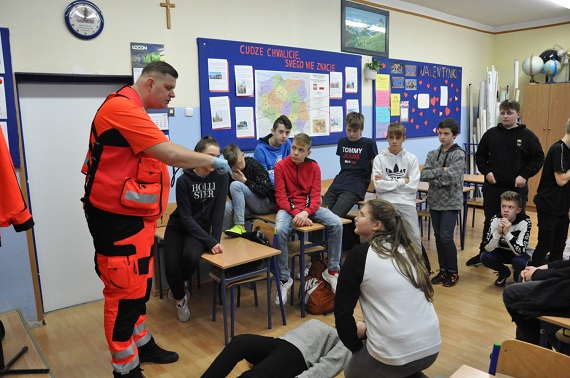 Dowiedzieli się jak udzielić pierwszej pomocy - Zdjęcie główne