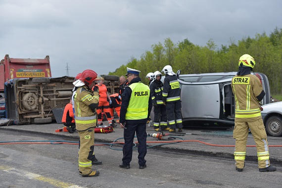 Zderzenie aut na S17  w Pilawie. Są utrudnienia - Zdjęcie główne