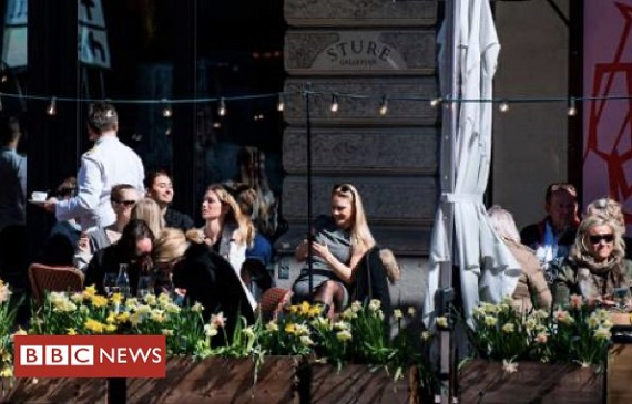 W Polsce z lockdownem zmarło więcej ludzi, niż w Szwecji bez lockdownu - Zdjęcie główne