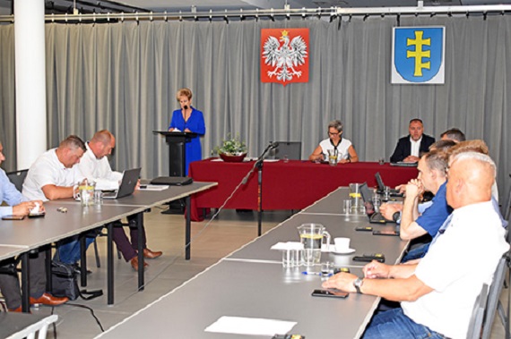 Burmistrz miasta i gminy Pilawa Albina Łubian otrzymała jednogłośnie absolutorium i wotum zaufania  - Zdjęcie główne