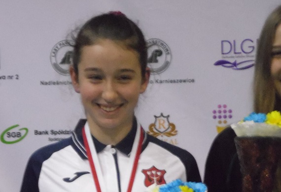 Wielki sukces Ani Kotlarskiej - brązowy medal Indywidualnych Mistrzostw Polski Młodzików w badmintonie w grze podwójnej dziewcząt - Zdjęcie główne
