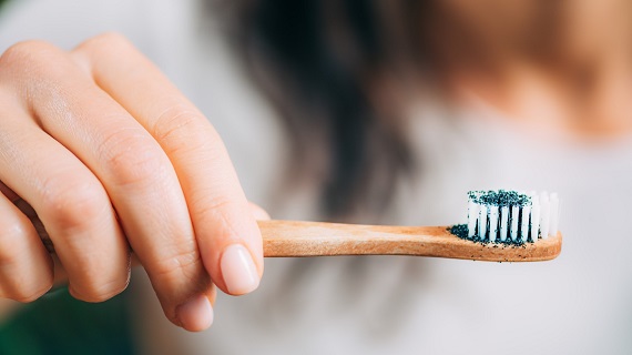 Ból zęba - 5 sposobów na radzenie sobie z tym problemem - Zdjęcie główne