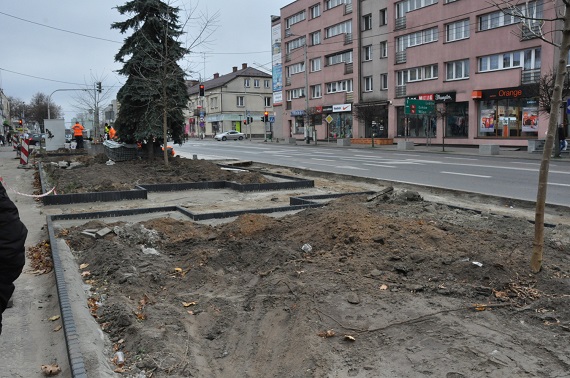 Trwają prace na skwerze im. Lecha Kaczyńskiego - Zdjęcie główne