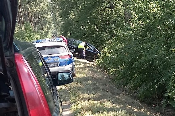 Straciła panowanie nad pojazdem i wpadła do rowu - Zdjęcie główne