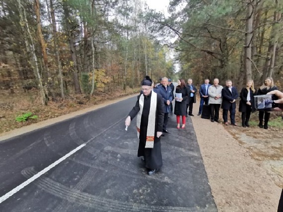 Uroczyste otwarcie i poświecenie drogi do Farmy Iluzji - Zdjęcie główne
