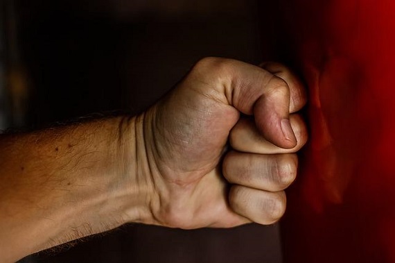 Usłyszał zarzuty za atak na policjanta po służbie - Zdjęcie główne