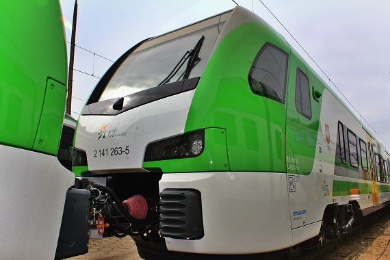 Dwa kolejne pojazdy FLIRT trafiły do Kolei Mazowieckich  - Zdjęcie główne